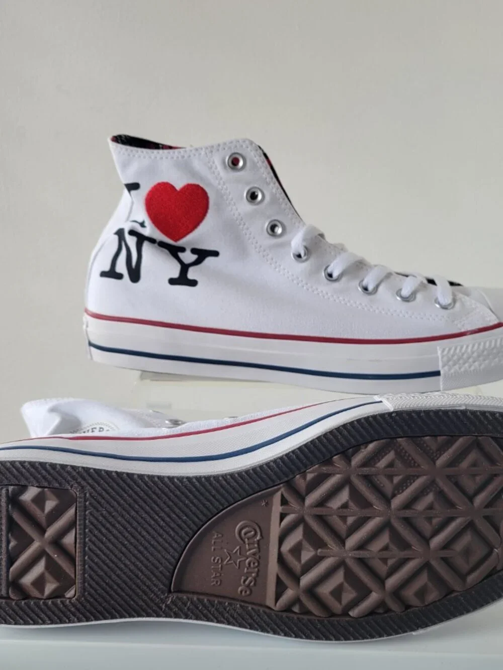 Converse All Star Chuck Taylor I Love NY White High Top Sneakers (S: W13 / M11)